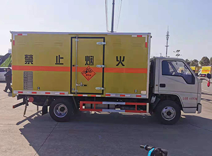 明溪爆破器材运输车技术升级与安全合规新趋势